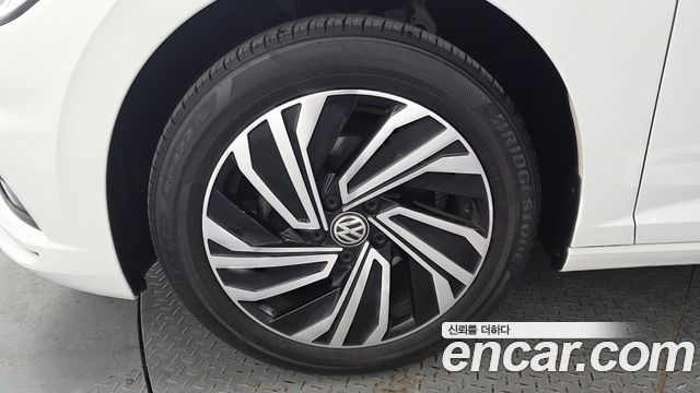 Volkswagen Jetta 7-го поколения 1.4 TSI Prestige - фото 4