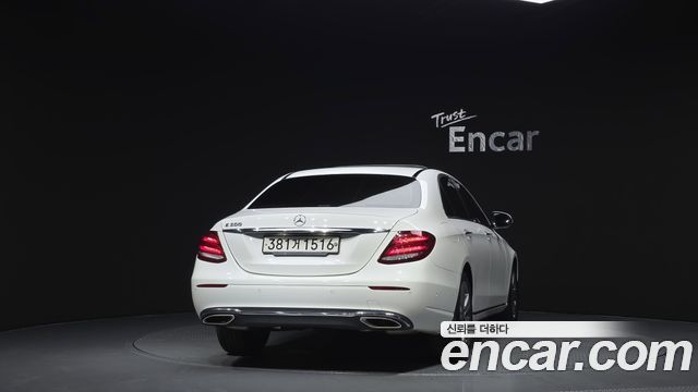 Mercedes-Benz E-Class W213 E300 Avantgarde - фото 3