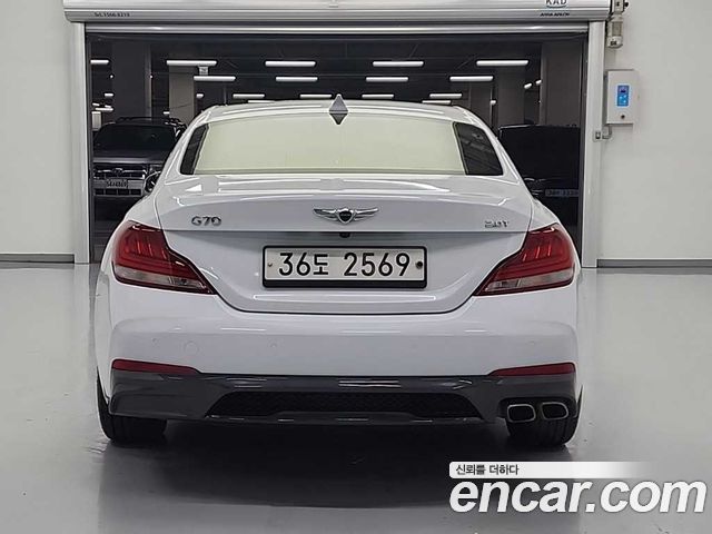 Genesis G70 2.0T Elite - фото 2