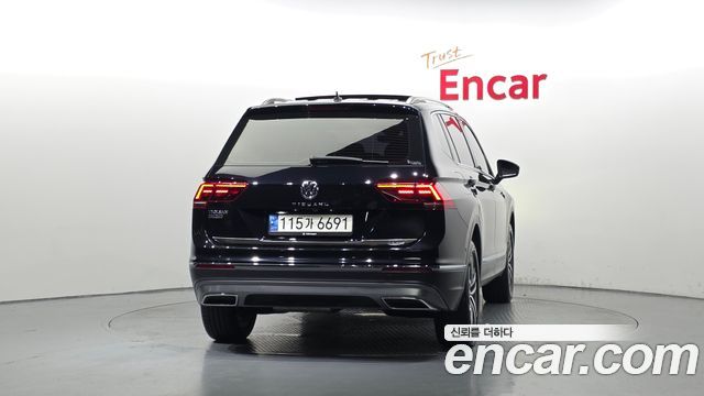 Volkswagen Tiguan 2.0 TDI Prestige - фото 3