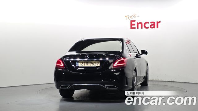 Mercedes-Benz C-Class W205 C200 AMG Line - фото 3