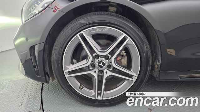 Mercedes-Benz C-Class W205 C200 AMG Line - фото 4
