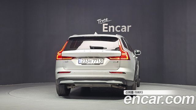Volvo V60 2-го поколения B5 Ultimate AWD - фото 3