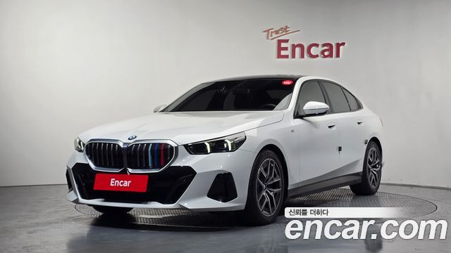 BMW 5-Series G60 520i M Sport - фото 0