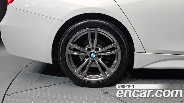 BMW 3-Series F30 320d M Sport - фото 4