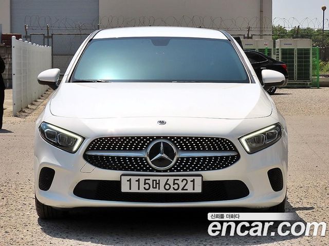 Mercedes-Benz A-Class W177 A220 Sedan - фото 0