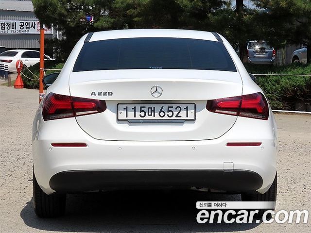 Mercedes-Benz A-Class W177 A220 Sedan - фото 3