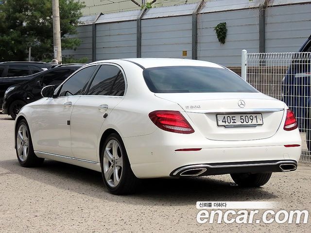 Mercedes-Benz E-Class W213 E200 Avantgarde - фото 2