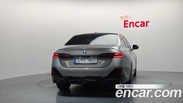 BMW 5-Series G60 520i Special Edition - фото 3