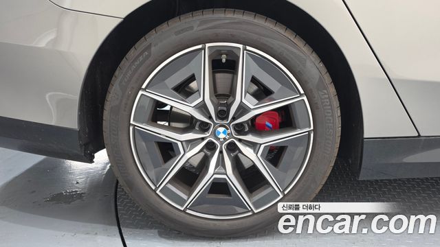 BMW 5-Series G60 520i Special Edition - фото 4