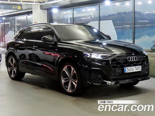Audi Q8 55 TFSI Quattro Premium - фото 0