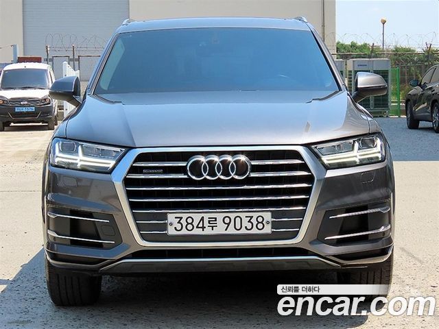 Audi Q7 45 TFSI Quattro - фото 0