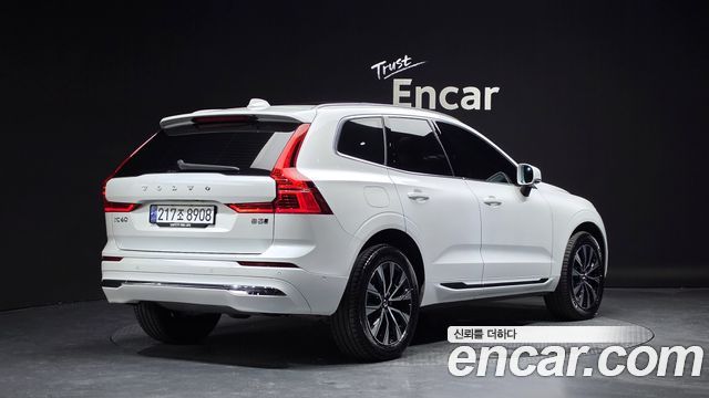 Volvo XC60 2-го поколения B5 Ultimate Bright - фото 0