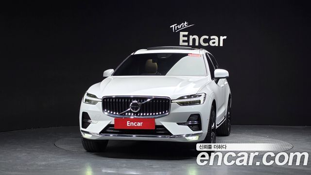 Volvo XC60 2-го поколения B5 Ultimate Bright - фото 1