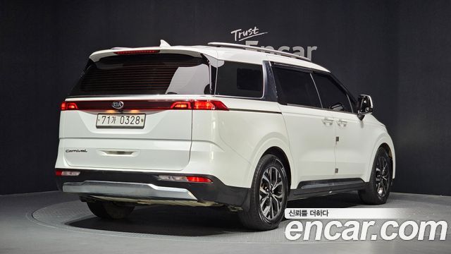 Kia Carnival 4-го поколения Gasoline 11-Seater Noblesse - фото 1