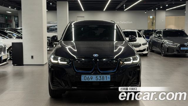 BMW iX3 M Sports - фото 2