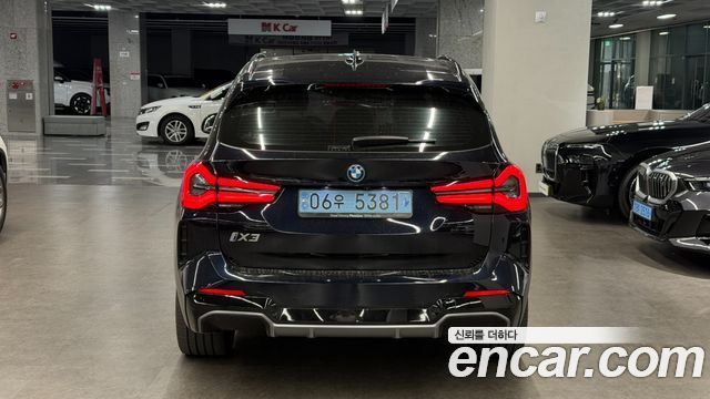 BMW iX3 M Sports - фото 3