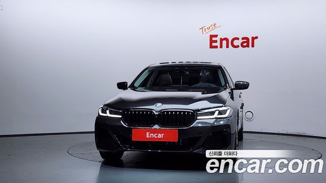 BMW 5-Series G30 540i xDrive Luxury Plus - фото 2