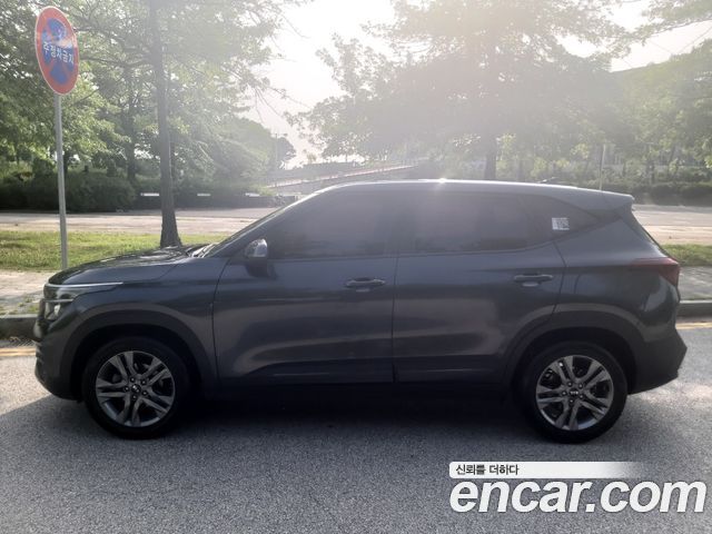 Kia Seltos Diesel 1.6 2WD Prestige - фото 3