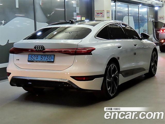 Audi A6 e-Tron Performance S line - фото 3
