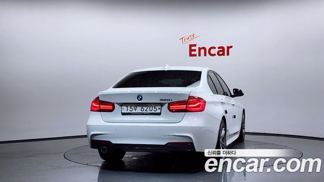 BMW 3-Series F30 320i M Sport - фото 3