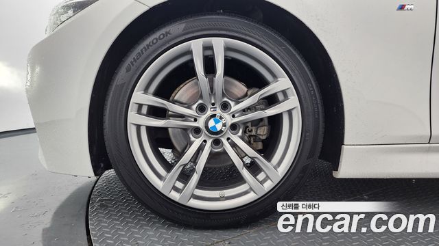 BMW 3-Series F30 320i M Sport - фото 4