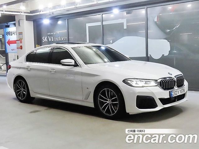 BMW 5-Series G30 523d M Sport - фото 0