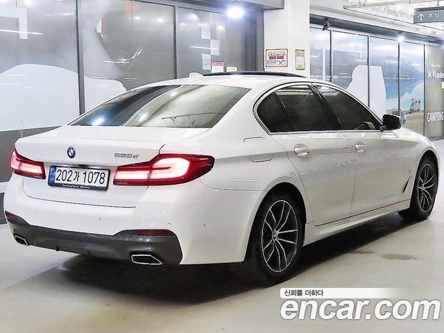 BMW 5-Series G30 523d M Sport - фото 3