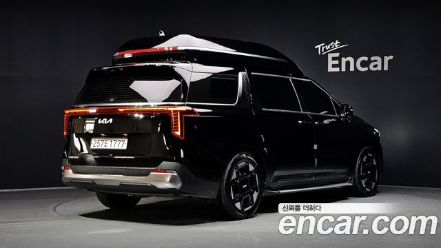 Kia Carnival Новый 4-го поколения Gasoline 7-Seater Hi Limousine Signature - фото 1