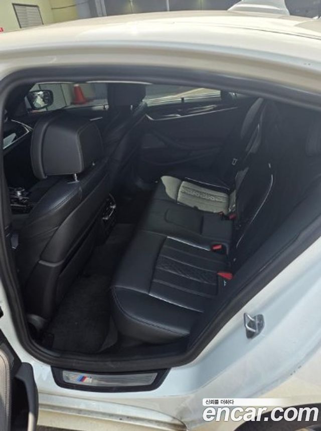 BMW 5-Series G30 530i M Sport Package - фото 3