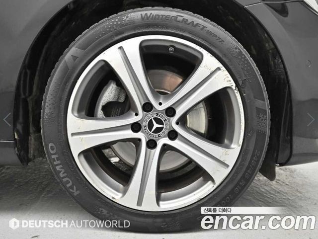 Mercedes-Benz E-Class W213 E220d Avantgarde - фото 4