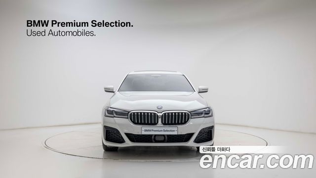 BMW 5-Series G30 530e M Sport - фото 2