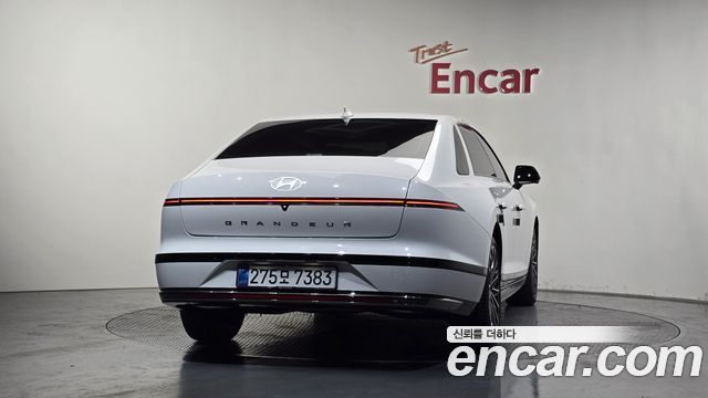 Hyundai Grandeur GN7, гибрид Calligraphy - фото 3
