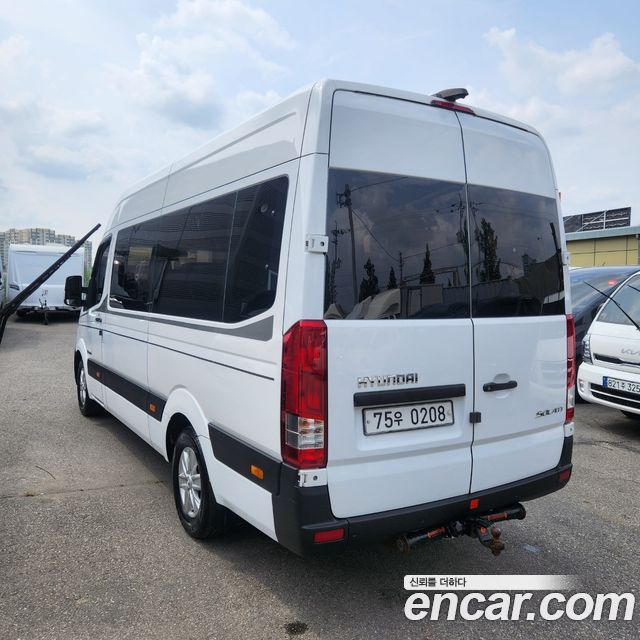 Hyundai Solati 15-seater Luxury - фото 4