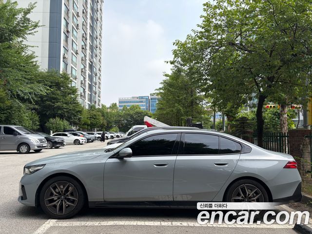 BMW 5-Series G60 520i M Sport - фото 4