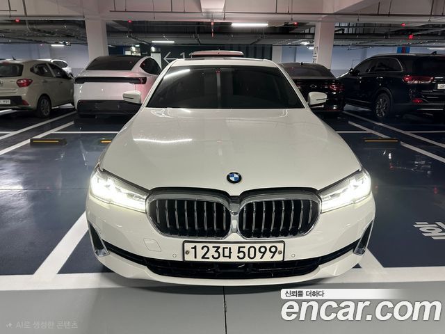 BMW 5-Series G30 520i Luxury - фото 0