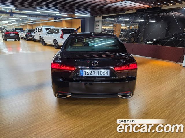 Lexus LS LS500 3.5 Luxury AWD - фото 3