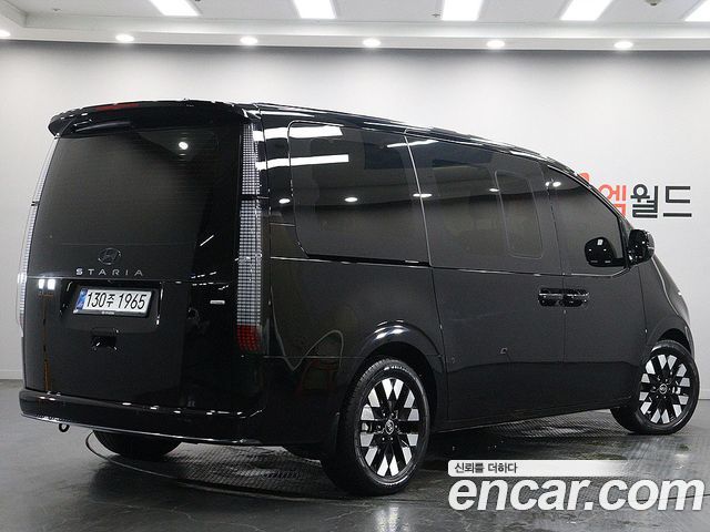 Hyundai Staria 4WD Lounge 9-Seater Inspiration - фото 2