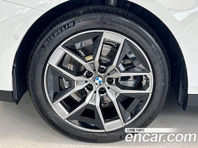BMW 5-Series G60 520i - фото 4