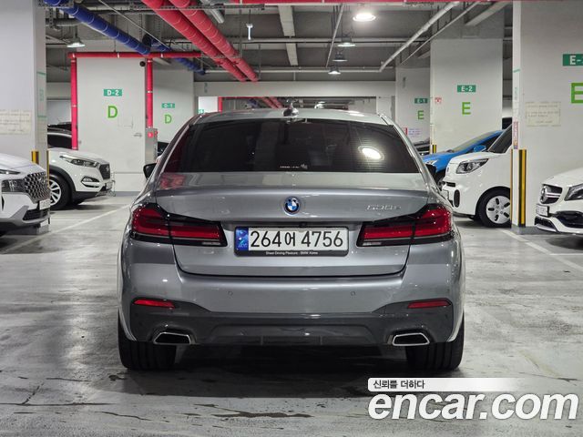 BMW 5-Series G30 530e M Sport - фото 2