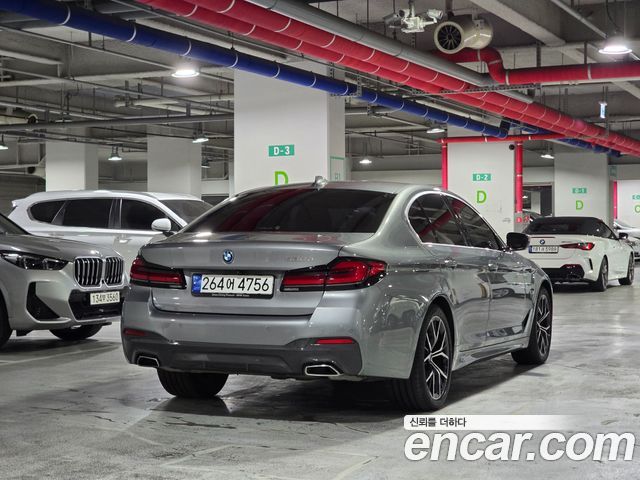 BMW 5-Series G30 530e M Sport - фото 3