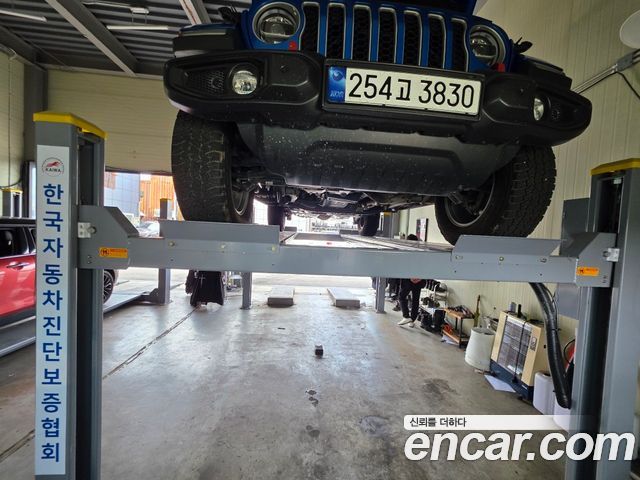 Jeep Wrangler JL 2.0 Overland 4Door 4xe - фото 0