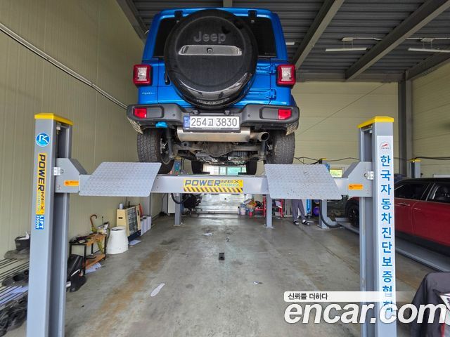 Jeep Wrangler JL 2.0 Overland 4Door 4xe - фото 1