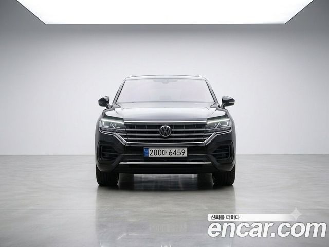 Volkswagen Touareg 3-го поколения 3.0 TDI Prestige - фото 0