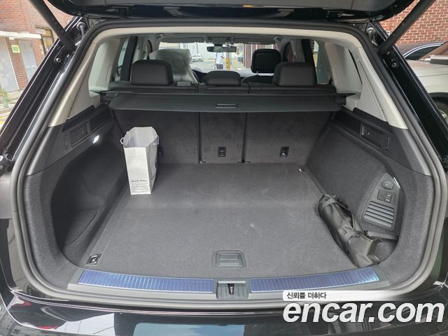 Volkswagen Touareg 3-го поколения 3.0 TDI Prestige - фото 4