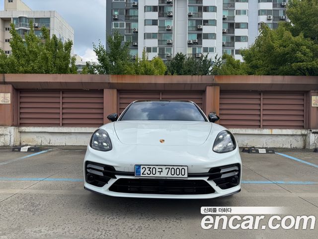 Porsche Panamera 3.0 AWD - фото 0