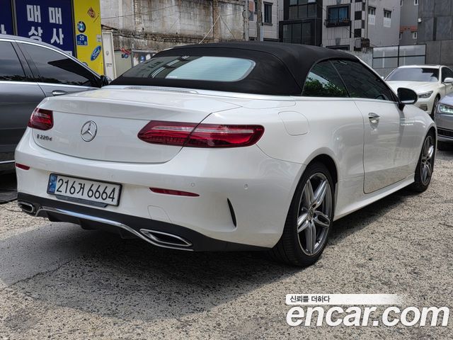 Mercedes-Benz E-Class W213 E220d Cabriolet - фото 1