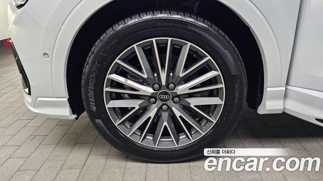 Audi Q3 F3 40 TFSI Quattro Premium - фото 4
