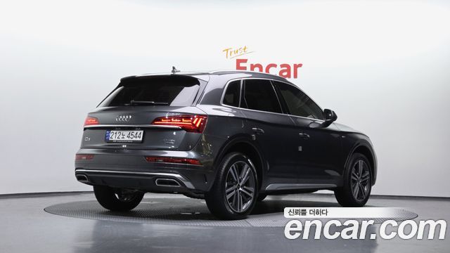 Audi Q5 FY 40 TDI Quattro Premium - фото 0
