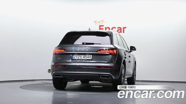 Audi Q5 FY 40 TDI Quattro Premium - фото 2